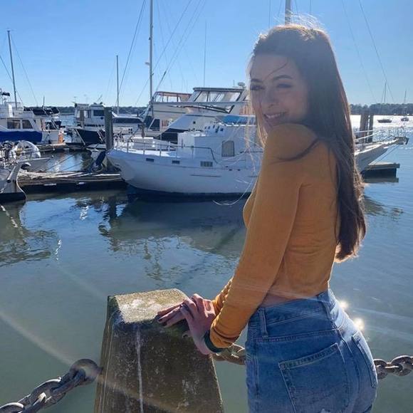 Meet your Posher, Samantha - Picture 1 of 1